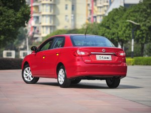东风风神东风乘用车风神S302013款 1.6L 手动尊雅型