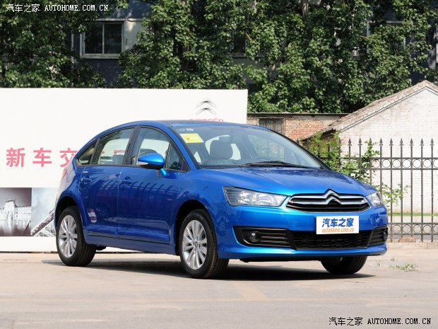 世嘉 2012款 两厢 1.6L 自动乐尚型