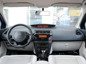 世嘉 2012款 两厢 1.6L 自动乐尚型