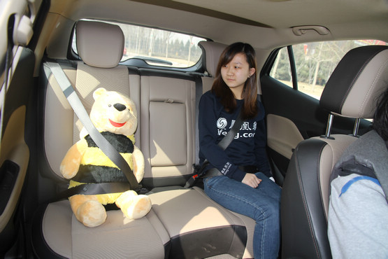一起学开车(8)家长必看：儿童乘车安全手册(2)