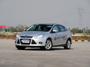 福特长安福特福克斯2012款 三厢 1.6L MT舒适型