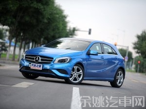 奔驰奔驰(进口)奔驰A级2013款 A200 都市型