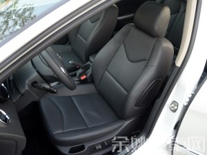 标致东风标致标致4082013款 2.0L 自动尊贵版