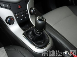 雪佛兰通用雪佛兰科鲁兹2013款 1.6L SL天窗版 MT