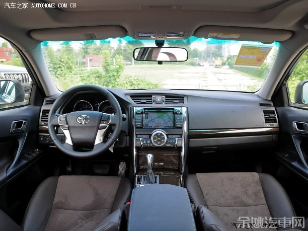 丰田一汽丰田锐志2013款 2.5V 高配型 丰田一汽丰田锐志2013款 2.5V 高配型