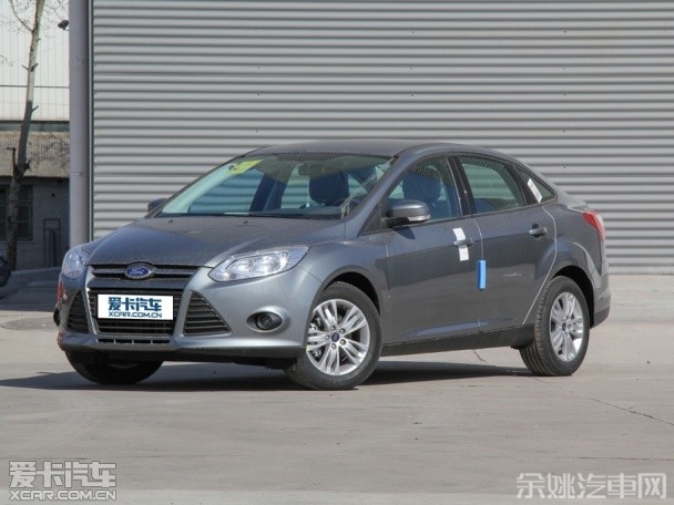 长安福特2012款新福克斯三厢