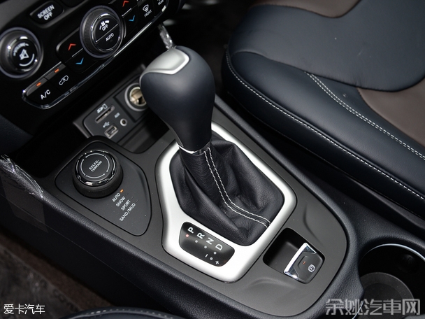Jeep2015款自由光